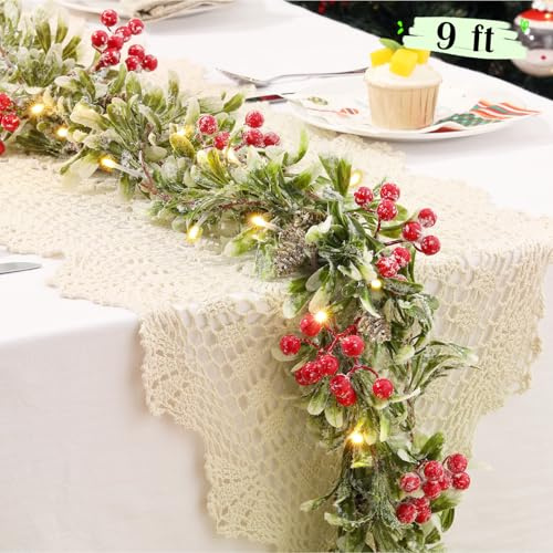 Lewondr Weihnachtsgirlande mit Beleuchtung, 2,7m 30LED Warm Batteriebetrieben Girlande Lichter mit Timer, Weihnachtsdeko Innen für Treppen Geländer Kaminsims, Olivenblätter & Rote Beerenbüschel