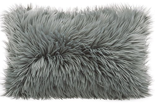 CelinaTex Cuddly Dekokissen 48 x 74 cm grau Langhaar Zierkissen dekoratives Fellimitat Nicki Sofakissen Kunstfell Kissen