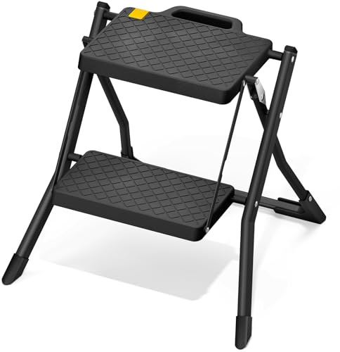 Urackify Trittleiter 2 Stufen, Tritthocker Klappbar mit Rutschfester Tritt | Entriegelungstaste, Tragegriff bis 150 kg, Mini Stahl-Klappleiter, Klapptritt für Zuhause Küche, Wohnmobil, Camping, Schwarz
