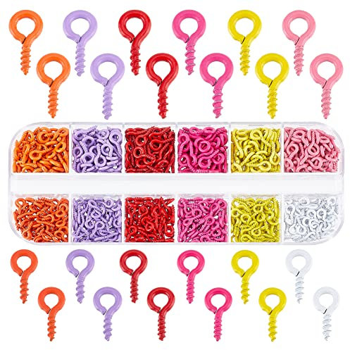 PH PandaHall 720 pz Ganci A Vite A Occhiello Colorati, 12 Stili Perni A Occhio Vite di Ferro Verniciato A Spray Spillo A Occhiello Peg Bails Piccole Viti di Fissaggio Ganci A Vite per Fai da Te