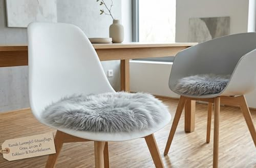 Kuhfelle Online & Nomad Lammfell Pad Sitzauflage Stuhlauflage Rund 40 cm Stuhlkissen aus echtem Lammfell (Hellgrau)