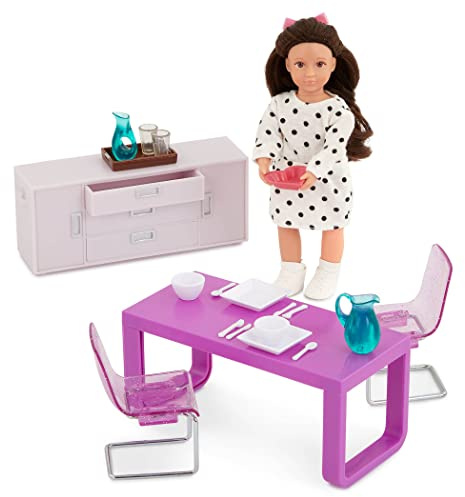 Lori - Ensemble de Salle à Manger d'Amelia - Meubles de Salle à Manger pour poupées et Jouets - Poupée de 15 cm et Accessoires pour Maison de poupée - Table, chaises, Vaisselle, Couverts - 3 Ans et +