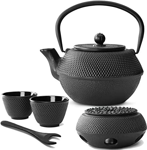 Bredemeijer Teekanne asiatisch Gusseisen Set 1.1 Liter - schwarze Gusskanne mit Henkel & Edelstahl Tee-Filter Sieb-Einsatz für losen Tee & 2 Teebecher (Tassen) & Stövchen &Deckelheber
