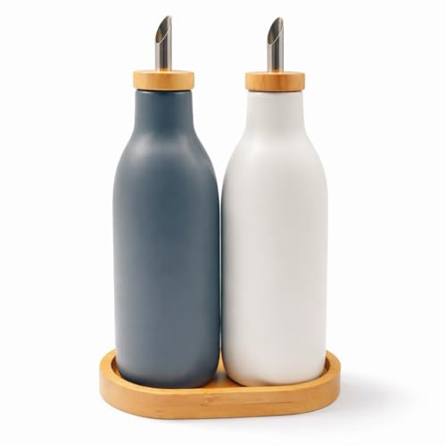 Friendly Fox Essig und Ölflaschen Set, 2 Stück 300ml Keramik Flaschen Spender mit Edelstahl Ausgießer, Grau-Weiß, Matt Gebürstet, mit Holztablett und Bambusdeckel