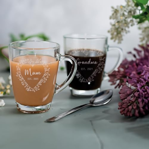 So Bespoke Personalised Glass Mug Tea Coffee Latte Mothers Day Gift for Mom, Mum, Nan, Auntie, Step-Mum, Engraved Drinkware, Mothering Sunday Gift Idea (Style M1)