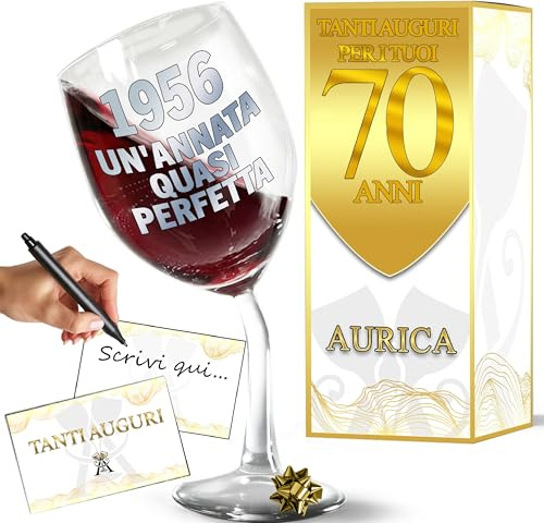 Aurìca Calice Vino Personalizzato 70 ANNI - Bicchiere Piegato Da 440ml In Cristallino Per Compleanno 70 Anni Donna E Uomo Con Scatola Regalo Inclusa - Regalo Originale 1956 Un’Annata Quasi Perfetta