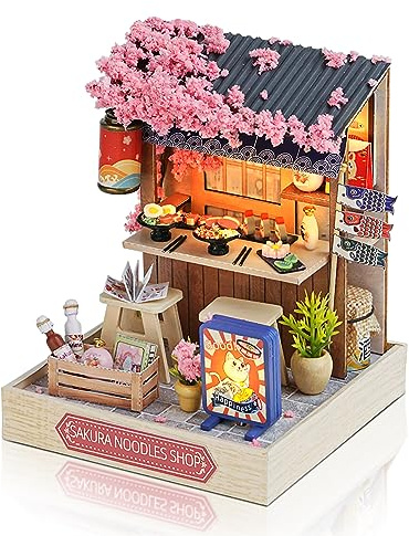 Cuteefun Miniature Casa delle Bambole DIY, Kit Case in Miniatura da Costruire Fai da Te con Mobili Copertura Antipolvere e Strumenti, Natale Halloween Regalo di Compleanno(Sakura Noodles Shop)