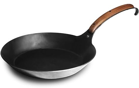 FeuerWerk-Wastl hochwertige Eisenpfanne mit Holzeinlage, schmiedeeiserne Pfanne, Bratpfanne, Herdarten geeignet (Griffeinlage Walnussholz, 25cm)