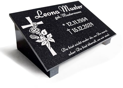 Grabstein aus Granit mit Personalisierung, poliert, gefaste Kanten. Geeignet als Urnengrabstein | Grabplatte | Gedenktafel | Urnenliegestein. Optional mit Stützen G33 (30x20cm mit Stützen)