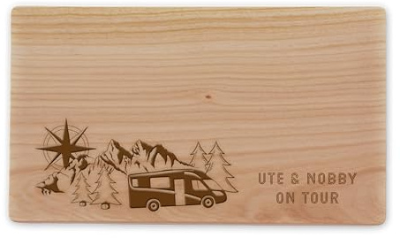 Personalisiertes Frühstücksbrettchen Wohnmobil aus Ahornholz | 26x15x1,5 cm, Nachhaltig, Camping Zubehör, Geschenkidee für Camper