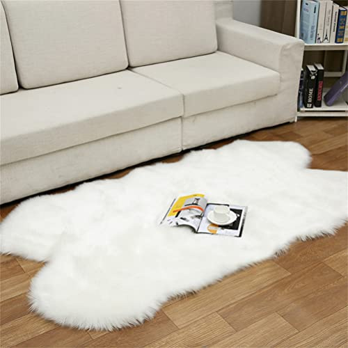 Tomifine Lammfell Schaffell Teppich Faux Fell Teppich Flauschig Kunstfell Teppiche Dekofell Unregelmäßig Bettvorleger Weiche Bodenmatte Sofa Matte (60 x 120 cm,Weiß b)
