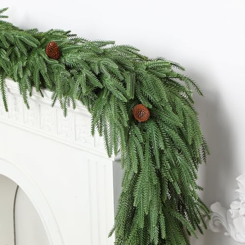 SHareconn 6FT/180cm Realistische Norfolk Pine Girlande Weihnachten mit Tannenzapfen, 100% PE Künstliche Weihnachtsgirlande, Weihnachtsdeko, Weihnachtsgirlande Treppe, Real Touch Girlande, Grün