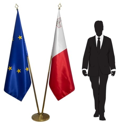 Bandiera Malta e Unione Europea con base e pali in acciaio inox – set ufficiale per uffici. Piedino Ø 360 mm, acciaio inox finitura dorata, asta punta lancia. Codice CN8-EU-MT-L
