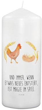 Mr. & Mrs. Panda Stumpenkerze Huhn Stolz 15 x 7 cm - Geschenk, Geburtstagskerze, Grosse Kerze, Kommunionskerze, Motivation, Hof, Hahn, Geburt, Bauernhof, Osterkerze, Wachskerze, Eier