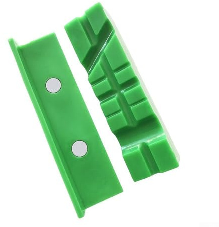Magnetic Vice Jaw Pads 4.5 Inch Soft Rubber Protective Clamps for Metal Vise Woodworking Machine Tools Workshop Equipment (2 Pieces, Green)