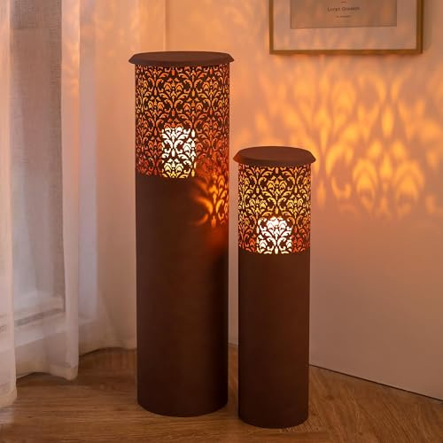 Inweder Windlichtsäule Groß Draußen Rostoptik: 80/60.5cm Windlicht Outdoor | Regenfester Deckel, für Stumpenkerzen, 21cm Erdspieße, Abnehmbare Tabletts, für Garten, Terrasse, Haustür, Wohnzimmer