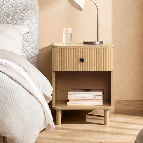Hometopia Moderner Nachttisch im skandinavischen Stil mit Schublade, Kleiner Tisch mit geriffelter Front, Beistelltisch/Bedside Table für Schlafzimmer und Wohnzimmer 40x30x53 cm