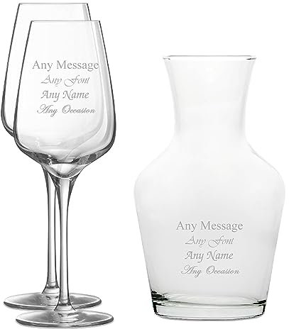 Sublym Lot de 2 verres à vin gravés et carafe à vin de 500 ml Personnalisable avec n'importe quel message pour toute occasion, stylisez à partir d'une variété de polices, boîtes cadeaux incluses,