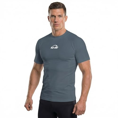 iQ-UV Shirt Herren Slim Fit – UV-Schutz Rashguard für Wassersport – Schwimmshirt für Herren aus recyceltem Material – Bade- und Surf-Shirt – atmungsaktiv und schnelltrocknend