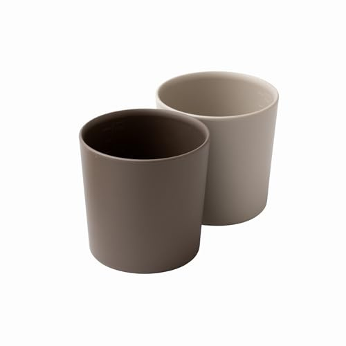 Kindsgard Kinderbecher PLA 2er-Set – BPA-frei, biologisch abbaubar, stapelbar, robust – 200 ml Trinkbecher mit Skala – spülmaschinen- & mikrowellengeeignet (braun & beige)