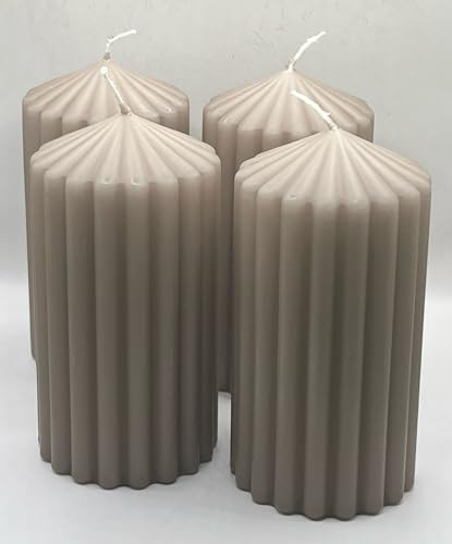 Løgum Kloster dänische Blockkerze Stumpenkerze ohne Duft 4-er Set mit Rillen Brenndauer ca. 39 Std., Sondergrößen ca. 50 Std (SG1 taupe 6,8x13cm BD52Std)