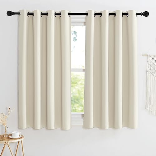 KGORGE Köksgardin – mörkläggande gardiner, kort gardin för barn/vuxna sovrum med öljetter, heminredning litet fönster, set med 2 gardiner, 140 x 135 cm, ljusbeige