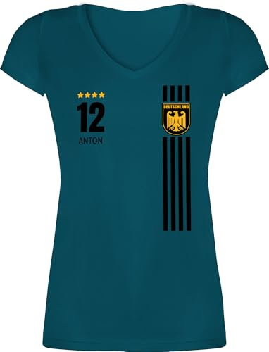 Geschenk mit Namen personalisiert by Shirtracer - T-Shirt Damen V Ausschnitt - 2024 Fussball EM Fanartikel - Deutschland Germany Trikot Style
