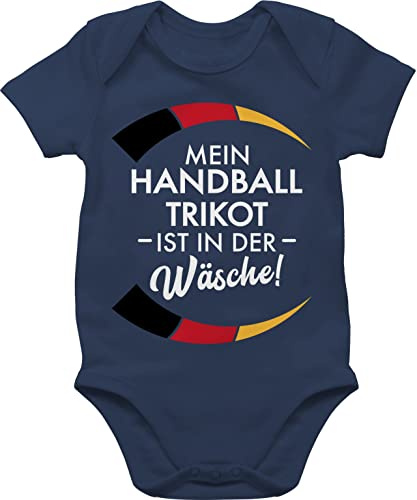 Shirtracer - Baby Body Kurzarm - 2026 - Mein Handball Trikot ist in der Wäsche - Handball WM EM Witzig Spruch Lustig Trikot Ersatz