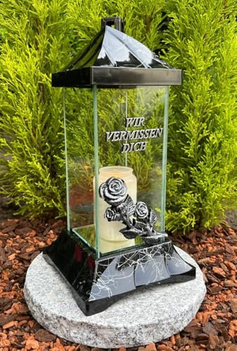Grablampe Grablicht Grabdeko Kerze mit Text Wir vermiessen Dich, Farbe Schwarz, 30 cm Höhe inkl. LED Kerze ohne Sockel