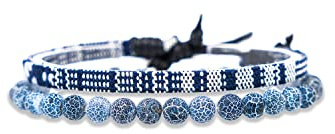 Made by Nami 2-Pack Surfararmband för Dam & Herr – 100% Vattentåliga & Handgjorda – Bohemiskt Tygarmband med Pärlor – Sommar Smycken (Blå & Chakra)