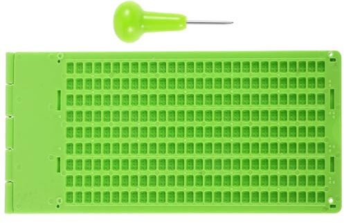 ASAKKURA Lavagna Braille in Plastica Verde con 9 Righe e 28 Caselle, Tavola Dell'alfabeto Braille con Penna Inclusa, Ausilio per Non Vedenti e Ipovedenti per Apprendimento e Scrittura