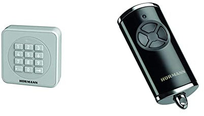 Hörmann Funk-Codetaster FCT3-1 BS, 4511856, grau & Handsender HSE 4 BS (Frequenz 868 MHz, Garagentorantrieb mit Chrom-Kappen, Batterien, 28x70x14 mm, inkl. Schlüsselring) 4511561, Schwarz Hochglanz