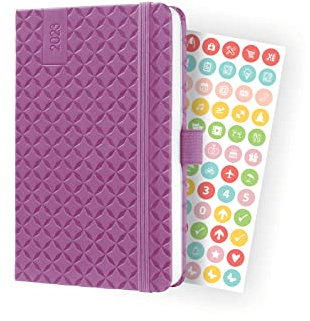 SIGEL J3114 Wochenkalender Jolie 2023 - ca. A6 - violett - Hardcover - Gummiband, Stiftschlaufe, Einstecktasche - 174 Seiten - FSC-zertifiziert - Terminplaner
