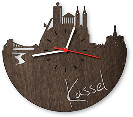 GRAVURZEILE Skyline Kassel Wanduhr aus geräuchertem Eichen-Holz - Design Uhr aus Echtholz - Originelle Wanduhr im Skyline Design - aus Naturholz Eiche - Made in Germany - Farbe: geräucherte Eiche