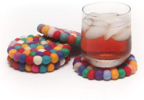 Feltsky Lot de 4 dessous de verre en feutre pour boissons, faits à la main, décoration unique – Laine naturelle de Nouvelle-Zélande – 10 cm de diamètre (Multicolore)