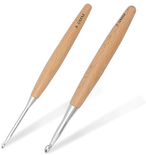Tarqite 2 Stück HäKelnadel 4mm & 7mm, Häkelnadel mit Holzgriff, Glatt Ergonomische Buchenholzgriff HäKelnadeln für Arthitische Hände, Anfänger, Häkelliebhaber