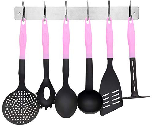 Lantelme Küchenutensilien und Küchenleiste Set 7 Teilig | Edelstahl Hakenleiste und Küchenhelfer Rosa Kunststoff Hitzebeständig | Kochbesteck mit Pfannenwender Kartoffelstampfer Suppenkelle (Rosa)