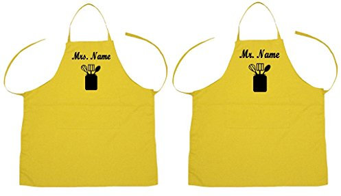 petitebelle Personalisieren Herr und Frau Polyester Küche 2pc Schürze für Erwachsene Paar, Polyester-Mischgewebe, gelb, Einheitsgröße