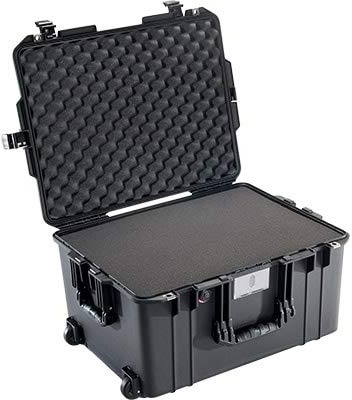 Peli 1607 Air Leichter Trolley für Drohnen, Bühnenlicht, Studioblitz und Fotoausrüstung, Wasser- und Staubdicht, 63L Volumen, Mit Schaumstoffeinlage (Anpassbar), Farbe: Schwarz