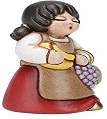 THUN - Statuina Presepe Donna con Frutta - Decorazioni Natale Casa - Linea Presepe Classico, Variante Rossa - Ceramica - 8 h cm