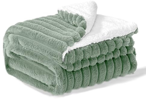 BEDELITE warme Decke Sherpa Kuscheldecke Flauschig Salbeigrün 150x200 | dicke Deko Fleecedecke, Cord Überwurf für Wohnzimmer und Schlafzimmer, weiche Wohndecke, Tagesdecke, das ideale Geschenk
