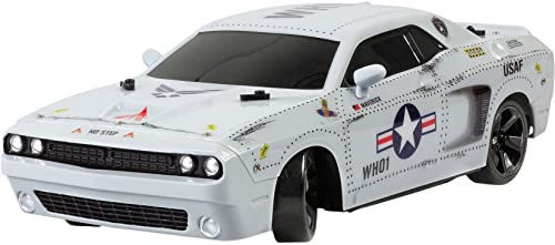 Revell Control 24473 RC Drift Car Maverick, Cooles Design, wechselbare Reifen, Unterbodenbeleuchtung Ferngesteuertes Auto, Silber