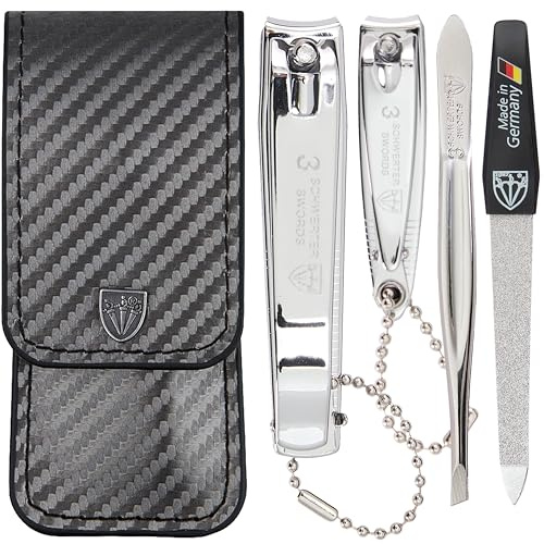 DREI SCHWERTER Germany Maniküreset Nagel Set 'Bari' - 4-tlg. aus Kunstleder in Carbonoptik, Inhalt: Pinzette, Saphirnagelfeile, Fingernagelknipser, Fußnagelknipser, perfekt für die Handtasche!