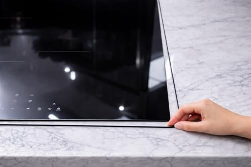 Protège-bord de cuisson à induction Clean 3dge® – Contre la saleté, les miettes et l’humidité – Également adapté pour cuisinière à gaz et table de cuisson en céramique – Universel, s’étirable de 63,5