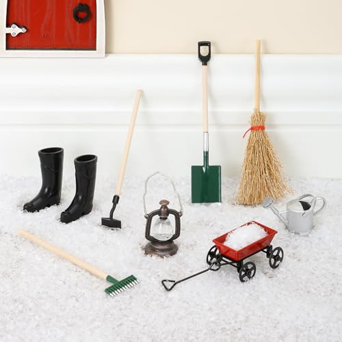 Festicy Wichtel Gartenglück Set 9-teilig I Schubkarre, Spaten, Hacke, Rechen, Besen, Gießkanne, Laterne und Schuhe I Wichtelset für Garten Puppenhaus Zubehör Weihnachten