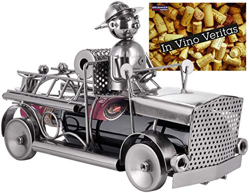 BRUBAKER Weinflaschenhalter Feuerwehr - Feuerwehrauto Flaschenständer | Metall Skulptur - 32 cm Metallfigur Wein Geschenk für Feuerwehrmänner und Feuerwehrfrauen - mit Grußkarte