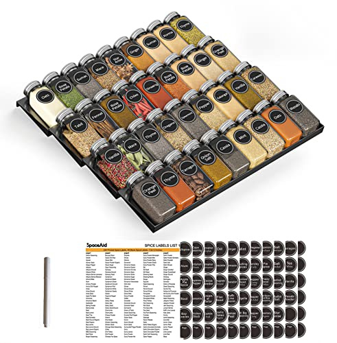 SpaceAid Gewürzschublade Organizer mit 36 Gewürzgläsern, 386 Gewürzetiketten, 4 Etagen Gewürzregal Tablett Einsatz für Küchenschubladen, 42,5 cm breit x 44,5 cm tief