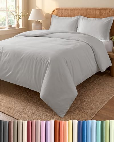 CGK Unlimited Set copripiumino Grigio chiaro 3 pezzi 240x220 cm - Morbido in microfibra poliestere, elegante e resistente con 2 federe 80x80 cm lavabile in lavatrice, con chiusura a cerniera e lacci.