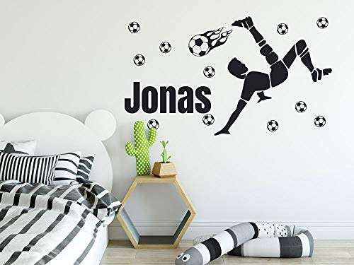GRAZDesign Wandtattoo Fussball mit Name Kinderzimmer, Geschenk für Junge, Fussballspieler mit Ball, personalisierte Fußball Geschenke für Kinder / 69x40cm / Dunkelgrau