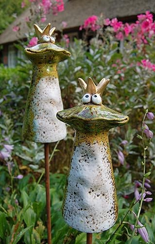windschief-living Sehr süßer Landhaus Zaunhocker Frosch Quaki, Zaunfigur aus Keramik, Gartendeko, Zaunstecker